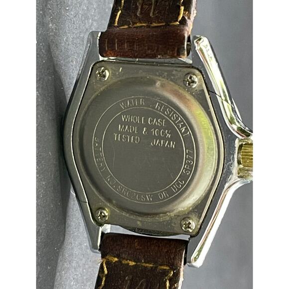 Vtg Freestyle Watch Women Silver Gold Two Tone Brown Leather Band 300 Ft WR